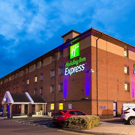 Holiday Inn Express Birmingham Oldbury By Ihg Exteriér fotografie