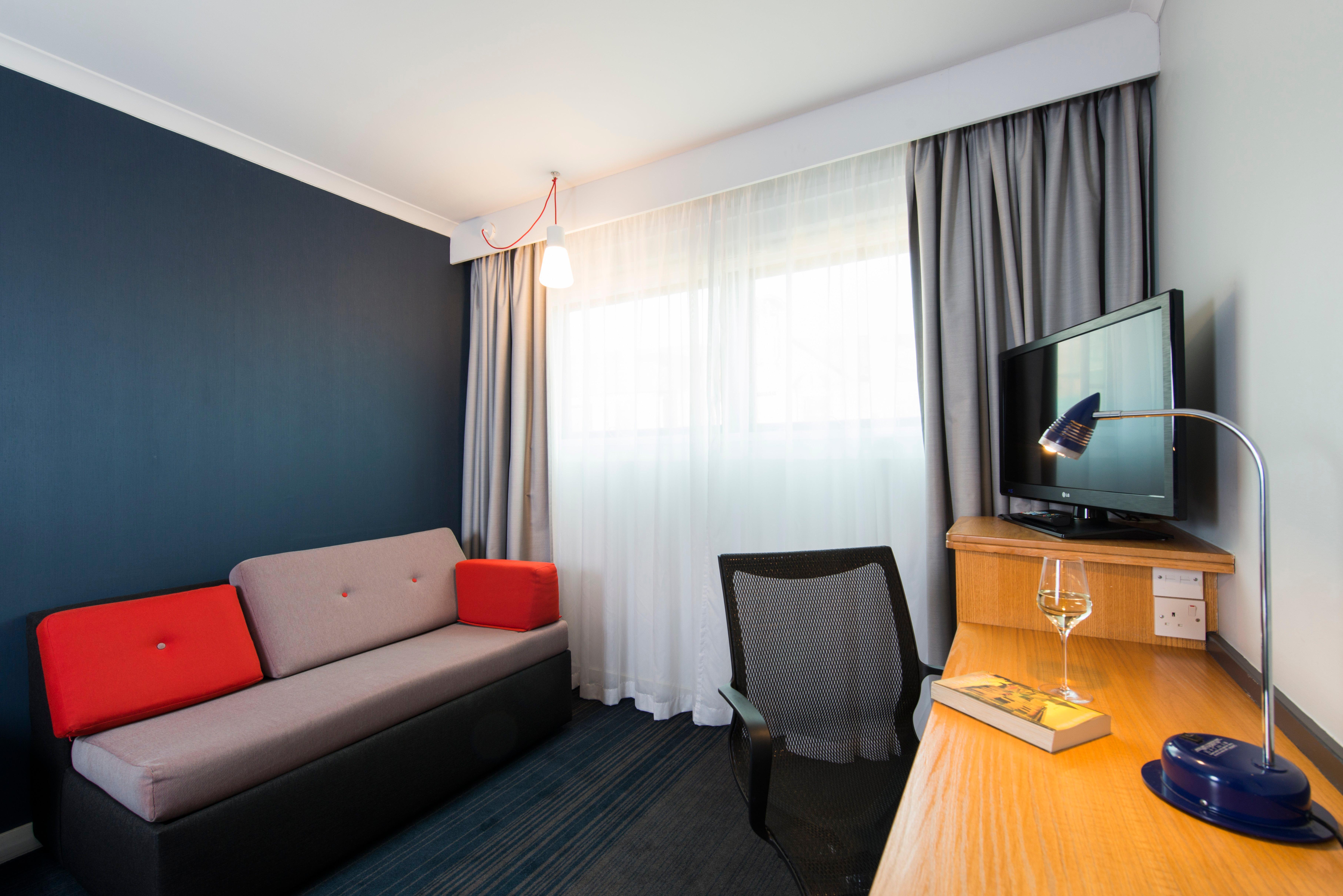 Holiday Inn Express Birmingham Oldbury By Ihg Exteriér fotografie