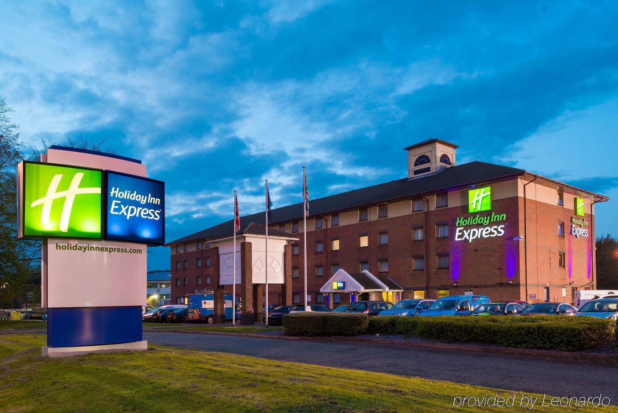 Holiday Inn Express Birmingham Oldbury By Ihg Exteriér fotografie