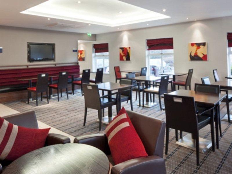 Holiday Inn Express Birmingham Oldbury By Ihg Exteriér fotografie