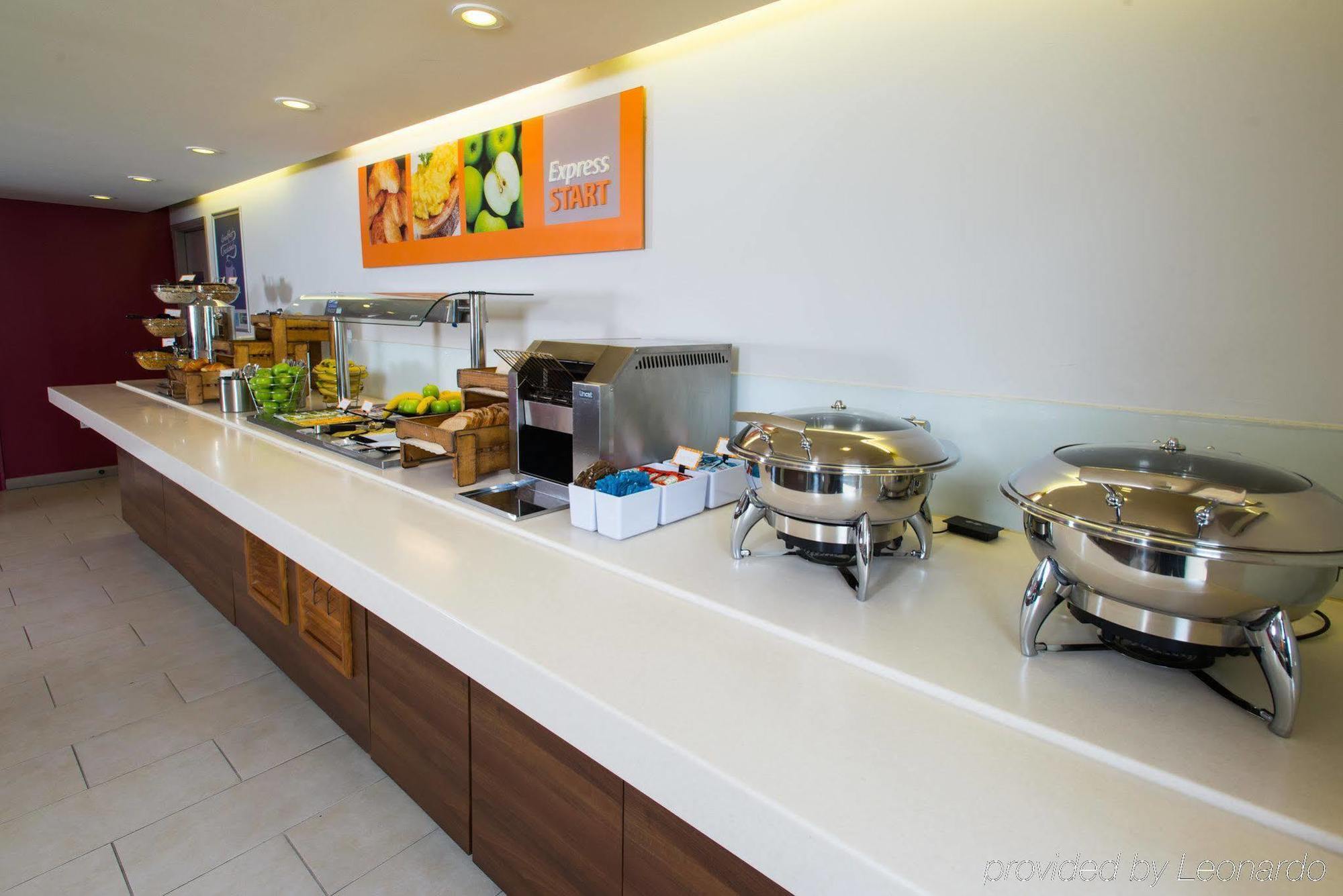Holiday Inn Express Birmingham Oldbury By Ihg Exteriér fotografie